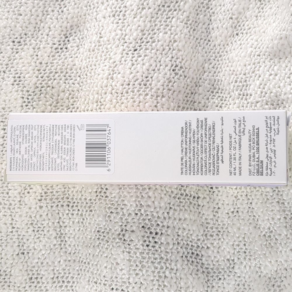 HUDA BEAUTY GloWish Multidew Skin Tint TAN LIGHT 07, 40ml/1.35fl oz - Picture 10 of 13